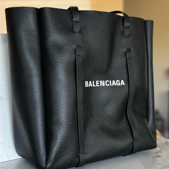 Authentic Balenciaga Small Black White Logo Tote Bag with Pouch - Picture 4 of 10